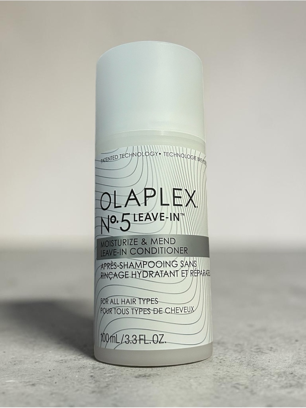 OLAPLEX No.5 Leave-In Moisture & Mend Conditioner — White